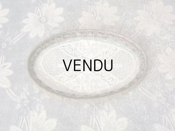 画像3: 1900年代 アンティーク 小さなトレイ　オールドローズ色 薔薇のロココトリム＆レースの装飾 小物入れ (3)