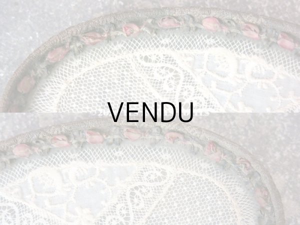 画像7: 1900年代 アンティーク 小さなトレイ　オールドローズ色 薔薇のロココトリム＆レースの装飾 小物入れ (7)