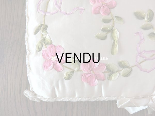 画像6: アンティーク リボン刺繍入り シルク製 ハンキーケース ハンカチ & ランジェリー用ポシェット  (6)
