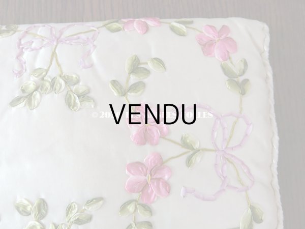 画像7: アンティーク リボン刺繍入り シルク製 ハンキーケース ハンカチ & ランジェリー用ポシェット  (7)