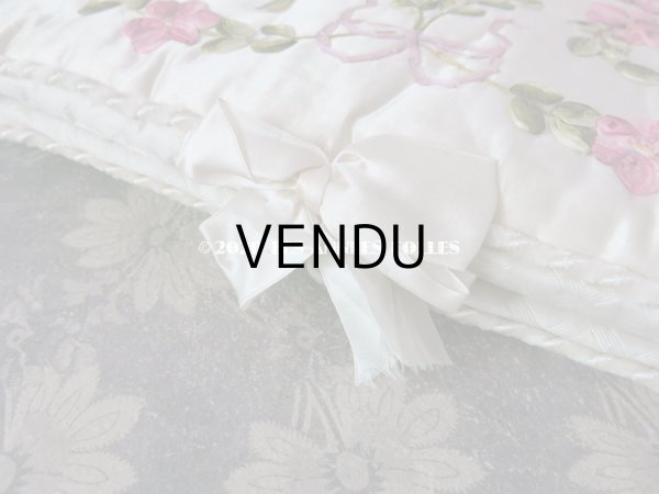 画像10: アンティーク リボン刺繍入り シルク製 ハンキーケース ハンカチ & ランジェリー用ポシェット  (10)