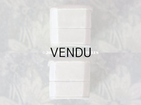 画像9: アンティーク ジュエリーボックス オフホワイトのシルクサテン (9)