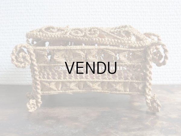 画像7: 19世紀　アンティーク キルティングのクッション付き パニエ ソーイングボックス (7)