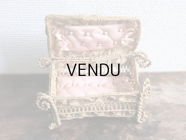 画像3: 19世紀　アンティーク キルティングのクッション付き パニエ ソーイングボックス (3)