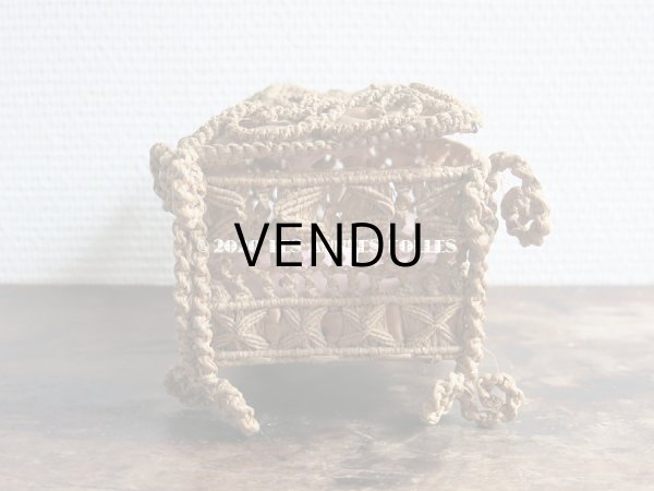 画像10: 19世紀　アンティーク キルティングのクッション付き パニエ ソーイングボックス (10)