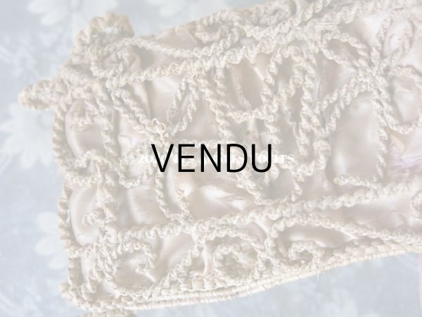 画像15: 19世紀　アンティーク キルティングのクッション付き パニエ ソーイングボックス (15)