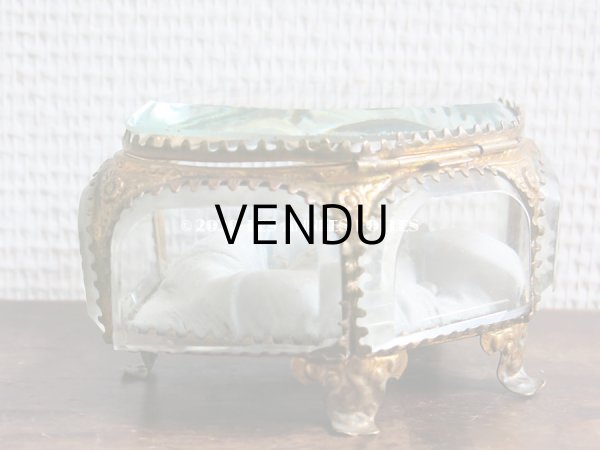 画像12: 19世紀 アンティーク 大きなジュエリーボックス 6角形　パウダーブルーのクッション (12)