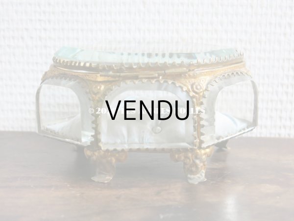 画像7: 19世紀 アンティーク 大きなジュエリーボックス 6角形　パウダーブルーのクッション (7)