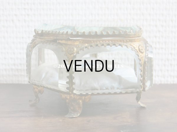 画像8: 19世紀 アンティーク 大きなジュエリーボックス 6角形　パウダーブルーのクッション (8)