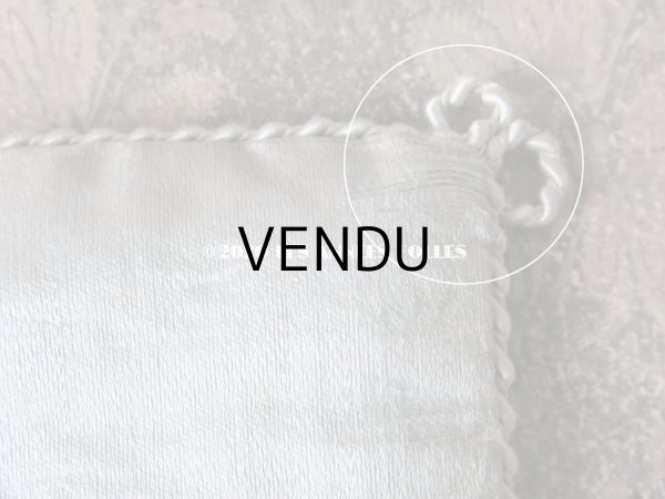 画像6: 19世紀末 アンティーク  シルク製 クッション ブルーの薔薇＆リボンのガーランド (6)