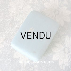 画像: アンティーク ジュエリーボックス イニシャル入り シルクサテン パウダーブルー