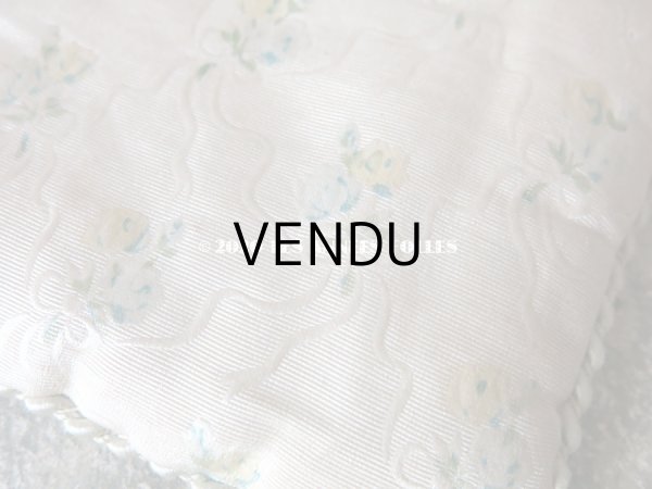 画像5: 19世紀末 アンティーク  シルク製 クッション ブルーの薔薇＆リボンのガーランド (5)