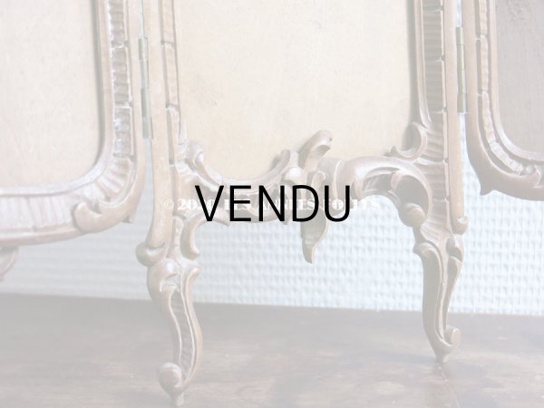 画像9: 19世紀末 アンティーク ロカイユ装飾のフォトフレーム 3面 木製 (9)