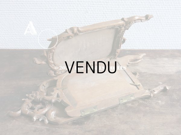 画像19: 19世紀末 アンティーク ロカイユ装飾のフォトフレーム 3面 木製 (19)