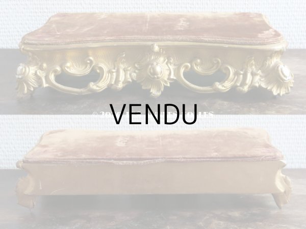 画像5: 19世紀末 アンティーク ロカイユ装飾の台座 ブラウンのベルベット　 (5)