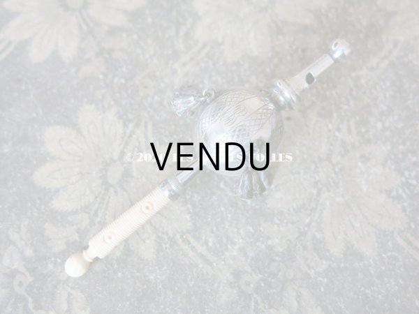 画像2: 19世紀 ナポレオン3世時代 アンティーク ラトル モノグラム入り シルバー製  (2)