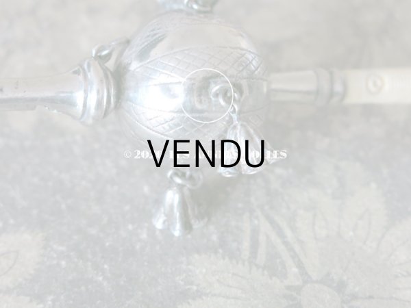 画像9: 19世紀 ナポレオン3世時代 アンティーク ラトル モノグラム入り シルバー製  (9)