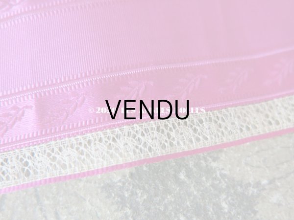 画像4: 19世紀末 アンティーク  レースの縁取り シルク製 リーフ柄のリボン 　6.1cm幅 150cm パープル＆フューシャピンク (4)