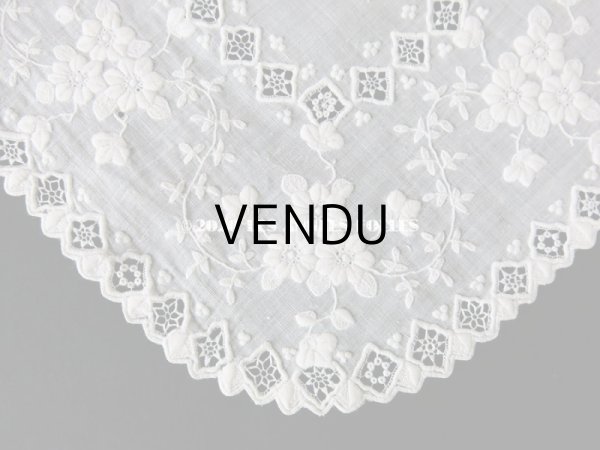 画像5: 19世紀 アンティーク  ホワイトワークの結婚式のハンカチ モノグラム＆透かし模様入り (5)