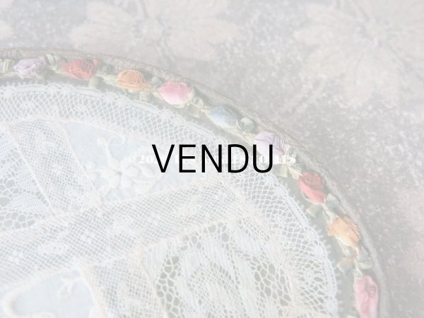 画像3: 1900年代 アンティーク 小さなトレイ　シルク製 5色の薔薇のロココトリム＆レースの装飾 小物入れ (3)