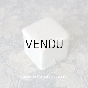 画像: アンティーク 　シルクサテンのリングボックス  ジュエリーボックス  オフホワイト