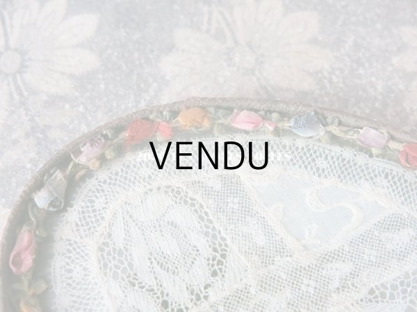 画像6: 1900年代 アンティーク 小さなトレイ　シルク製 5色の薔薇のロココトリム＆レースの装飾 小物入れ (6)
