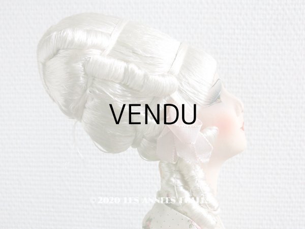 画像12: 1920年代 アンティーク チョコレートボックス 18世紀の貴婦人のブドワールドール付き お菓子箱 (12)