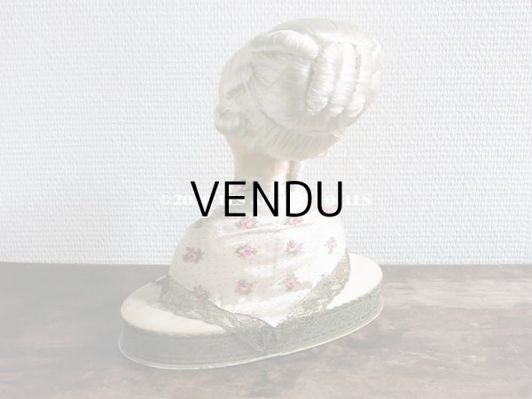 画像4: 1920年代 アンティーク チョコレートボックス 18世紀の貴婦人のブドワールドール付き お菓子箱 (4)