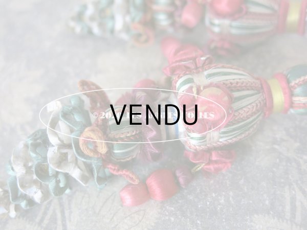 画像16: 19世紀 アンティーク シルク製 大きなタッセル ポンポン パスマントリー  (16)