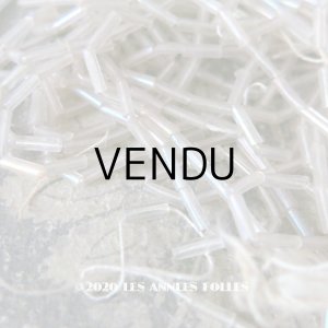 画像: アンティーク ガラス製 ビーズ オーロラ色 2×7.5mm