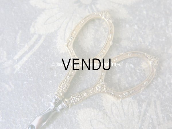 画像9: 19世紀末 アンティーク ヴェルメイユ製 薔薇模様 裁縫道具のセット  (9)