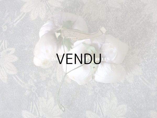 画像3: 未使用 ラベル付き アンティーク シルク製 薔薇の布花 クォーターロゼット咲き コサージュ 淡いパープル (3)