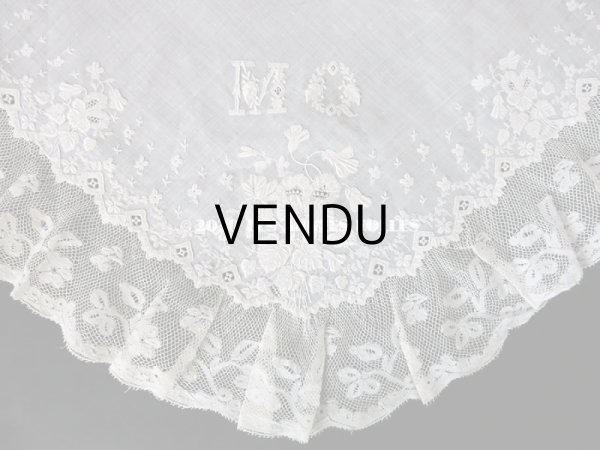 画像3: 19世紀 アンティーク  結婚式のハンカチ 【MQ】 菫のホワイトワーク & 手編みのヴァランシエンヌレース  (3)