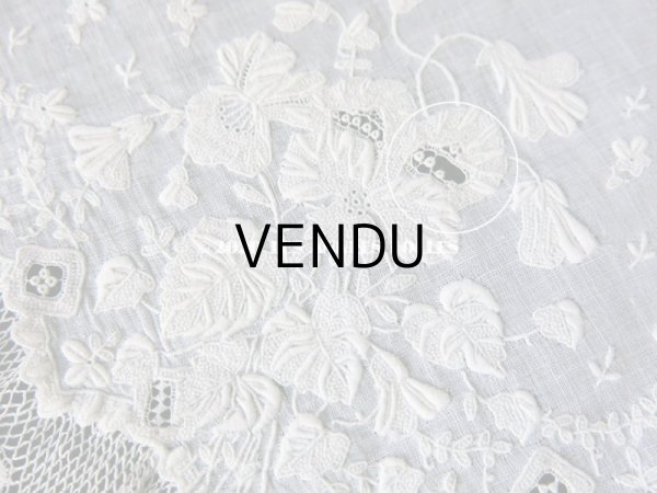 画像11: 19世紀 アンティーク  結婚式のハンカチ 【MQ】 菫のホワイトワーク & 手編みのヴァランシエンヌレース  (11)