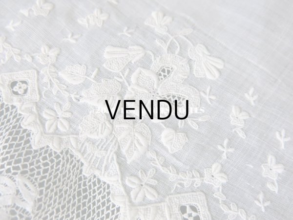 画像9: 19世紀 アンティーク  結婚式のハンカチ 【MQ】 菫のホワイトワーク & 手編みのヴァランシエンヌレース  (9)