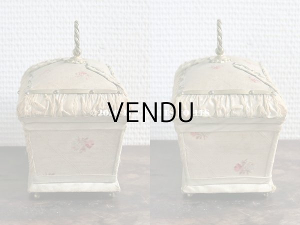 画像5: 【クリスマスセール2020対象外】 19世紀 アンティーク ナポレオン3世時代 お菓子箱  ピンクの薔薇模様のファブリック　ハンドル付き チョコレートボックス 木箱  (5)