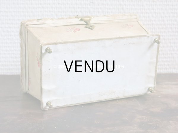 画像7: 【クリスマスセール2020対象外】 19世紀 アンティーク ナポレオン3世時代 お菓子箱  ピンクの薔薇模様のファブリック　ハンドル付き チョコレートボックス 木箱  (7)