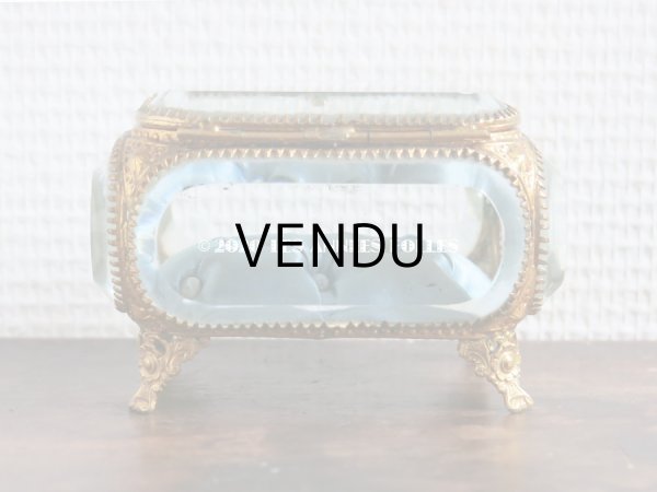 画像7: 【クリスマスセール2020対象外】　19世紀末 アンティーク ジュエリーボックス スモーキーブルーのクッション ロカイユ装飾の脚 (7)