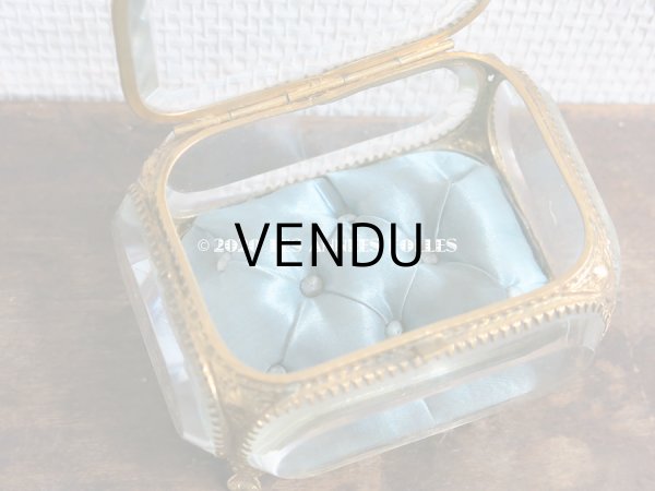 画像5: 【クリスマスセール2020対象外】　19世紀末 アンティーク ジュエリーボックス スモーキーブルーのクッション ロカイユ装飾の脚 (5)