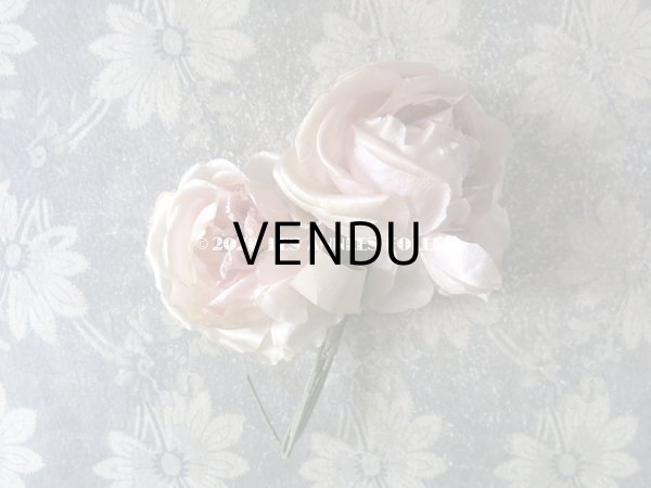 画像3: 【クリスマスセール2020対象外】 未使用 ラベル付き アンティーク シルク製 薔薇の布花 クォーターロゼット咲き コサージュ (3)