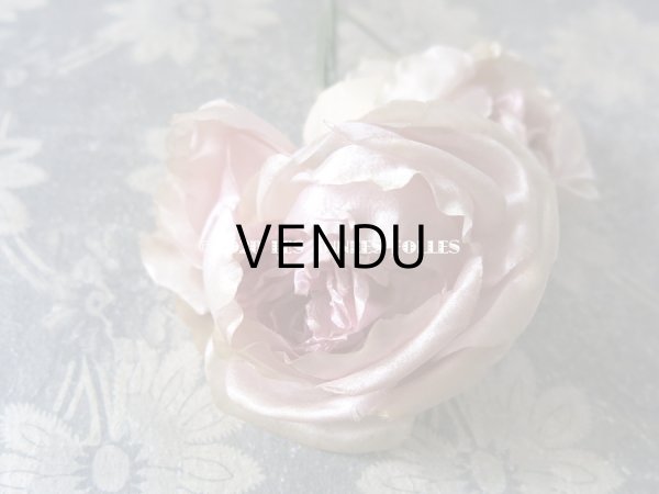 画像6: 【クリスマスセール2020対象外】 未使用 ラベル付き アンティーク シルク製 薔薇の布花 クォーターロゼット咲き コサージュ (6)