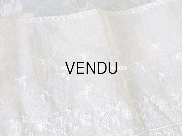 画像5: 【クリスマスセール2020対象外】 1900年代 アンティーク  幅広 花刺繍入り シルク＆コットン生地　ドレスの裾  16.2cm幅 ライトベージュ (5)