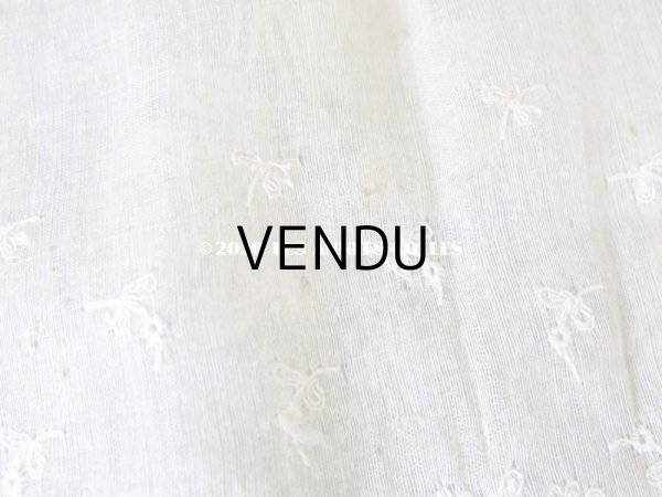 画像11: 【クリスマスセール2020対象外】 1900年代 アンティーク  幅広 花刺繍入り シルク＆コットン生地　ドレスの裾  16.2cm幅 ライトベージュ (11)