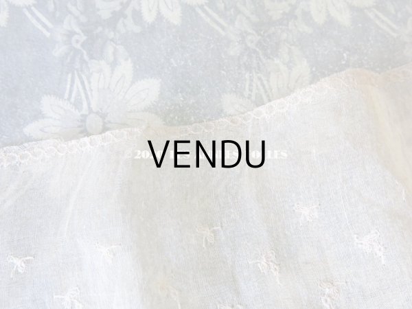 画像12: 【クリスマスセール2020対象外】 1900年代 アンティーク  幅広 花刺繍入り シルク＆コットン生地　ドレスの裾  16.2cm幅 ライトベージュ (12)