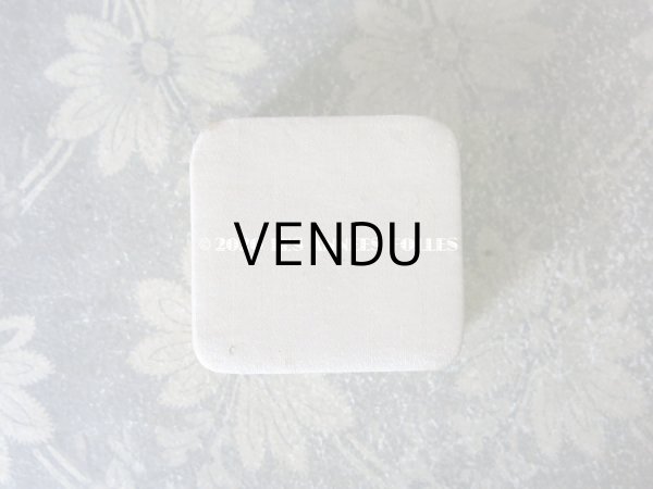 画像8: アンティーク 　シルクサテンのジュエリーボックス  オフホワイト (8)