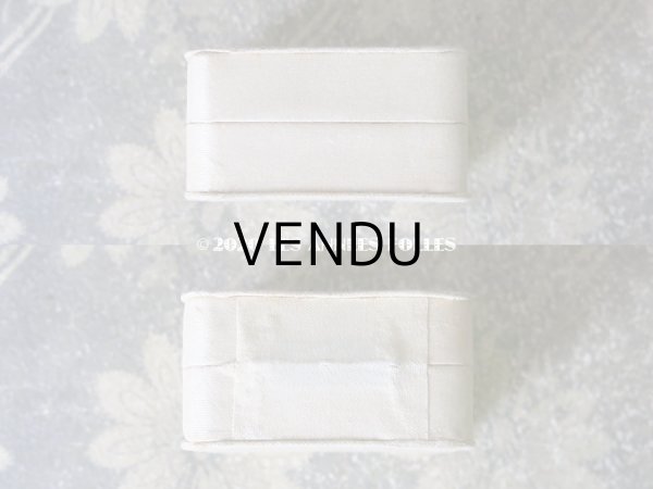 画像9: アンティーク 　シルクサテンのジュエリーボックス  オフホワイト (9)