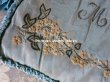 画像6: 19世紀 アンティーク シルク製 ハンキーケース モノグラム＆花刺繍 ハンカチ用ポシェット グレイッシュブルー (6)