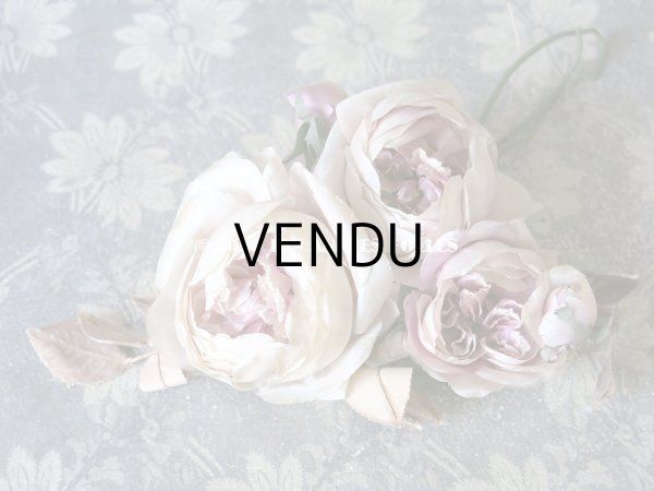 画像3: 未使用 アンティーク シルク製 薔薇の大きな布花 クォーターロゼット咲き コサージュ 淡いパープル (3)