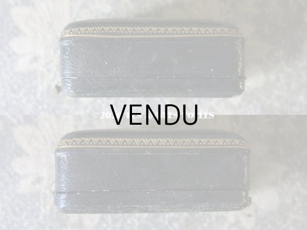 画像7: 19世紀末 アンティーク イニシャル入り ブローチ＆ピアス用 ジュエリーボックス 黒 (7)