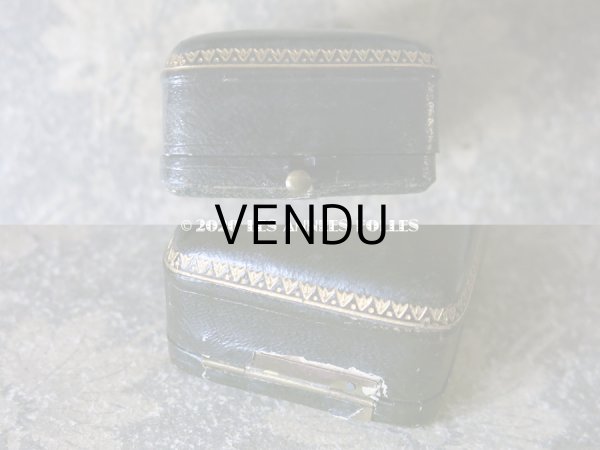 画像8: 19世紀末 アンティーク イニシャル入り ブローチ＆ピアス用 ジュエリーボックス 黒 (8)